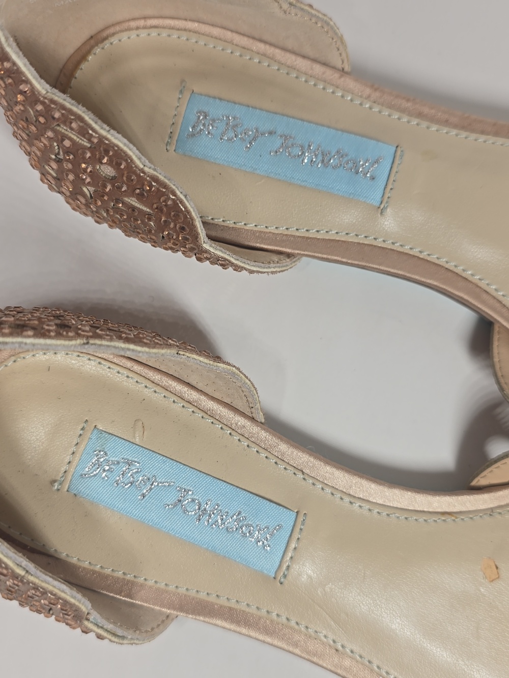 Betsey Johnson Pale Pink Laser-Cut Rhinestone Pointed Flats 6.5 - Picture 2 of 8